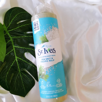 Sữa tắm St. Ives Exfoliating Body Wash Sea Salt & Pacific Kelp 650ml	